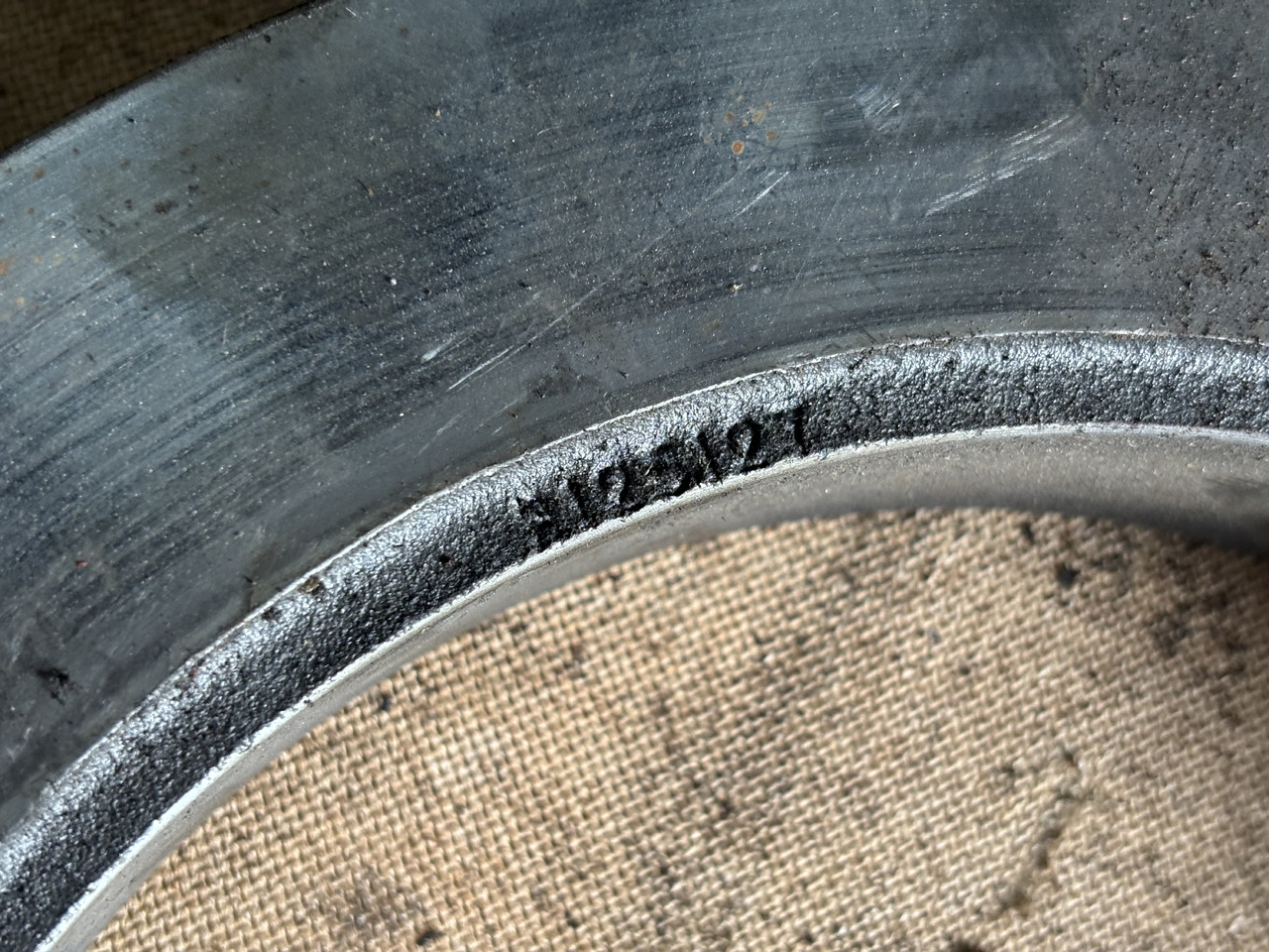 John Deere 6140 6800 6900 7420 7500 Docisk Hamulca Płytka R125127 - Remdelen voor Landbouwmachine: afbeelding 2 John Deere 6140 6800 6900 7420 7500 Docisk Hamulca Płytka R125127 - Remdelen voor Landbouwmachine: afbeelding 2