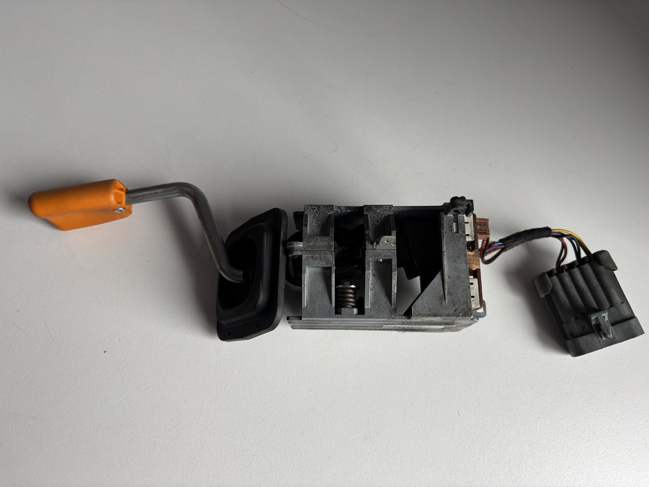 John Deere 6330 6430 7330 7430 - rewers przełącznik AL166431 - Elektrisch systeem voor Landbouwmachine: afbeelding 1 John Deere 6330 6430 7330 7430 - rewers przełącznik AL166431 - Elektrisch systeem voor Landbouwmachine: afbeelding 1