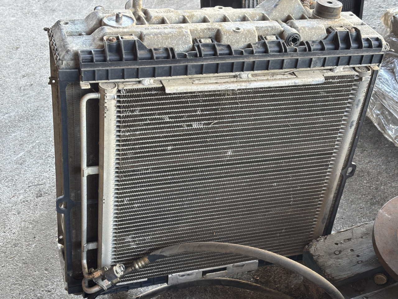 John Deere 6430 Chłodnica AL209032 - Radiateur voor Landbouwmachine: afbeelding 1 John Deere 6430 Chłodnica AL209032 - Radiateur voor Landbouwmachine: afbeelding 1