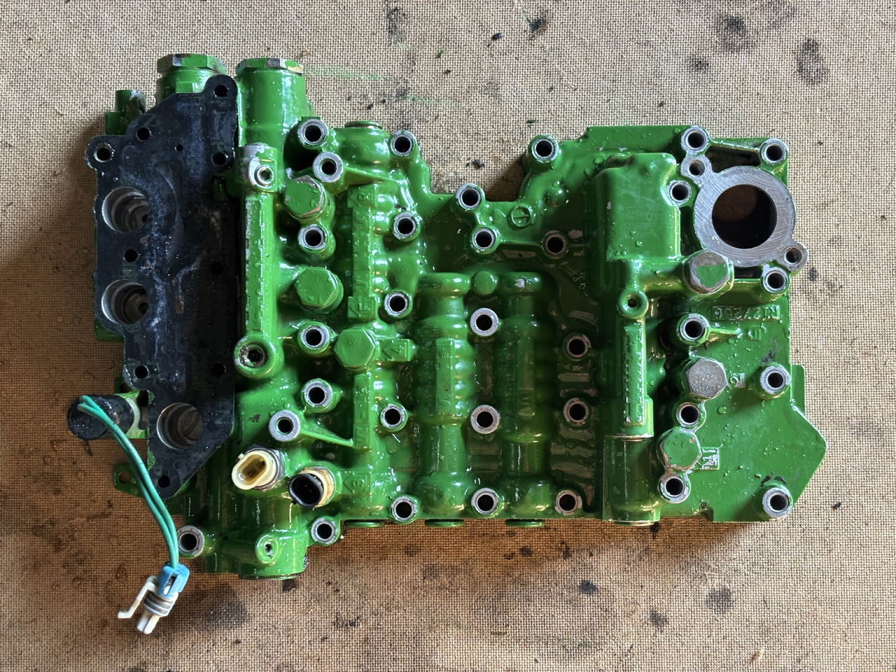 John Deere 6910 Obudowa Skrzyni Biegów Blok Płyta RE68179, R127266 - Versnellingsbak en onderdelen voor Tractor: afbeelding 1 John Deere 6910 Obudowa Skrzyni Biegów Blok Płyta RE68179, R127266 - Versnellingsbak en onderdelen voor Tractor: afbeelding 1