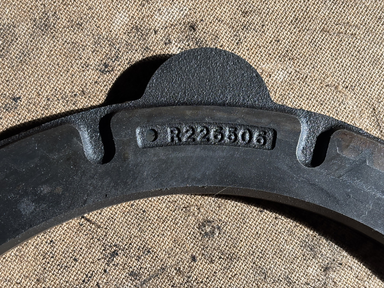 John Deere 7200 7230 7630 7830 7930 7M 230 Docisk Hamulca Płytka R226506 R240743 - Remschijven voor Landbouwmachine: afbeelding 2 John Deere 7200 7230 7630 7830 7930 7M 230 Docisk Hamulca Płytka R226506 R240743 - Remschijven voor Landbouwmachine: afbeelding 2