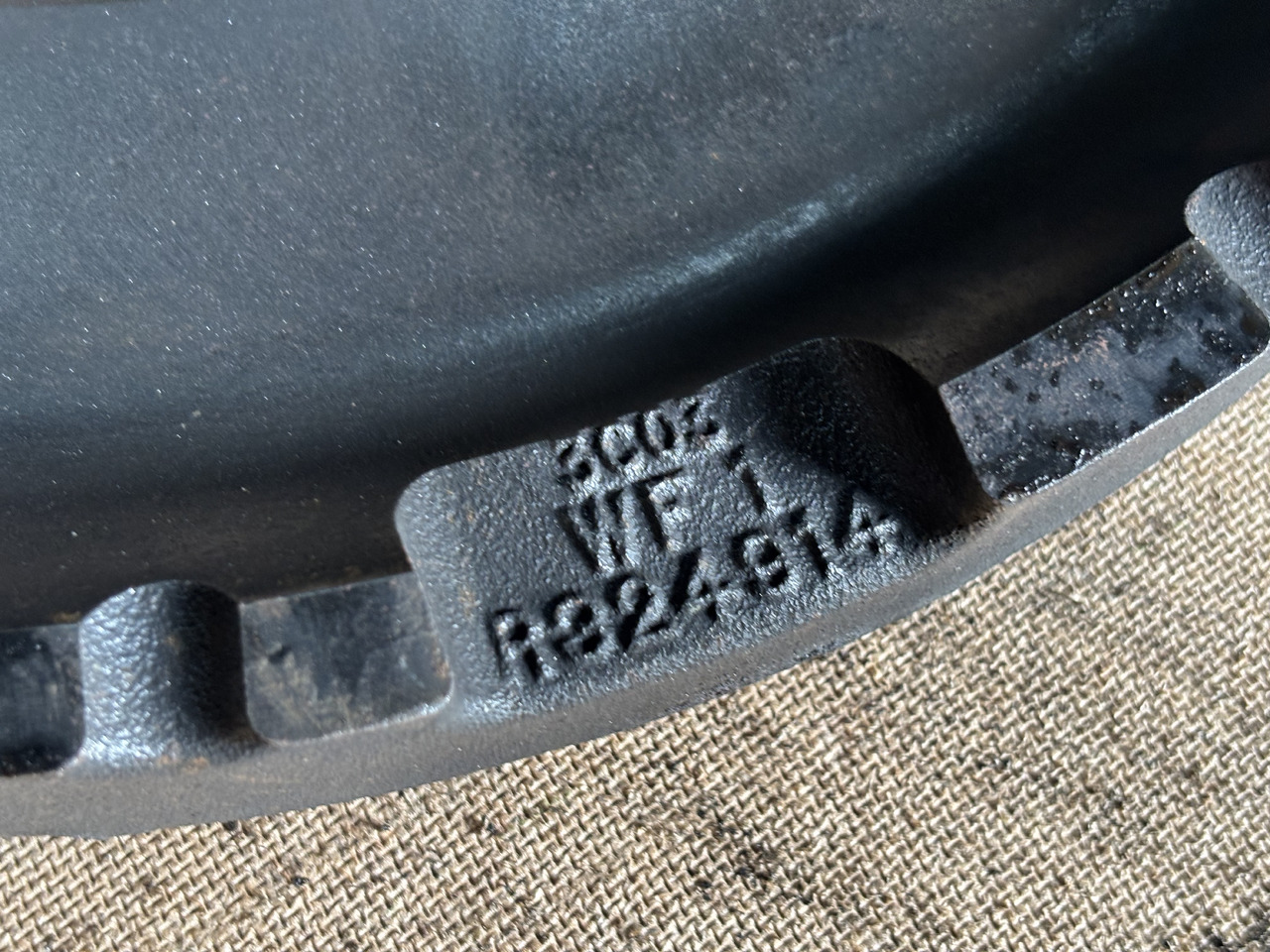 John Deere 7210 7230 7250 7R330 7R350 Docisk Hamulca Płytka R324914 - Remdelen voor Landbouwmachine: afbeelding 2 John Deere 7210 7230 7250 7R330 7R350 Docisk Hamulca Płytka R324914 - Remdelen voor Landbouwmachine: afbeelding 2