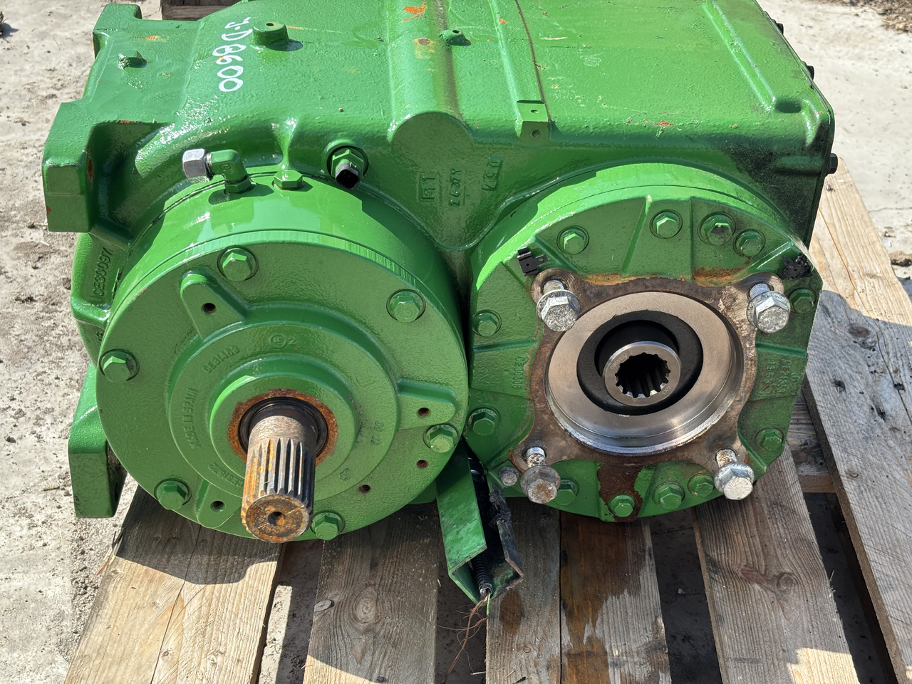 John Deere 8200 8400 8600 9500 9800 Skrzynia biegów kompletna - Versnellingsbak voor Landbouwmachine: afbeelding 2 John Deere 8200 8400 8600 9500 9800 Skrzynia biegów kompletna - Versnellingsbak voor Landbouwmachine: afbeelding 2