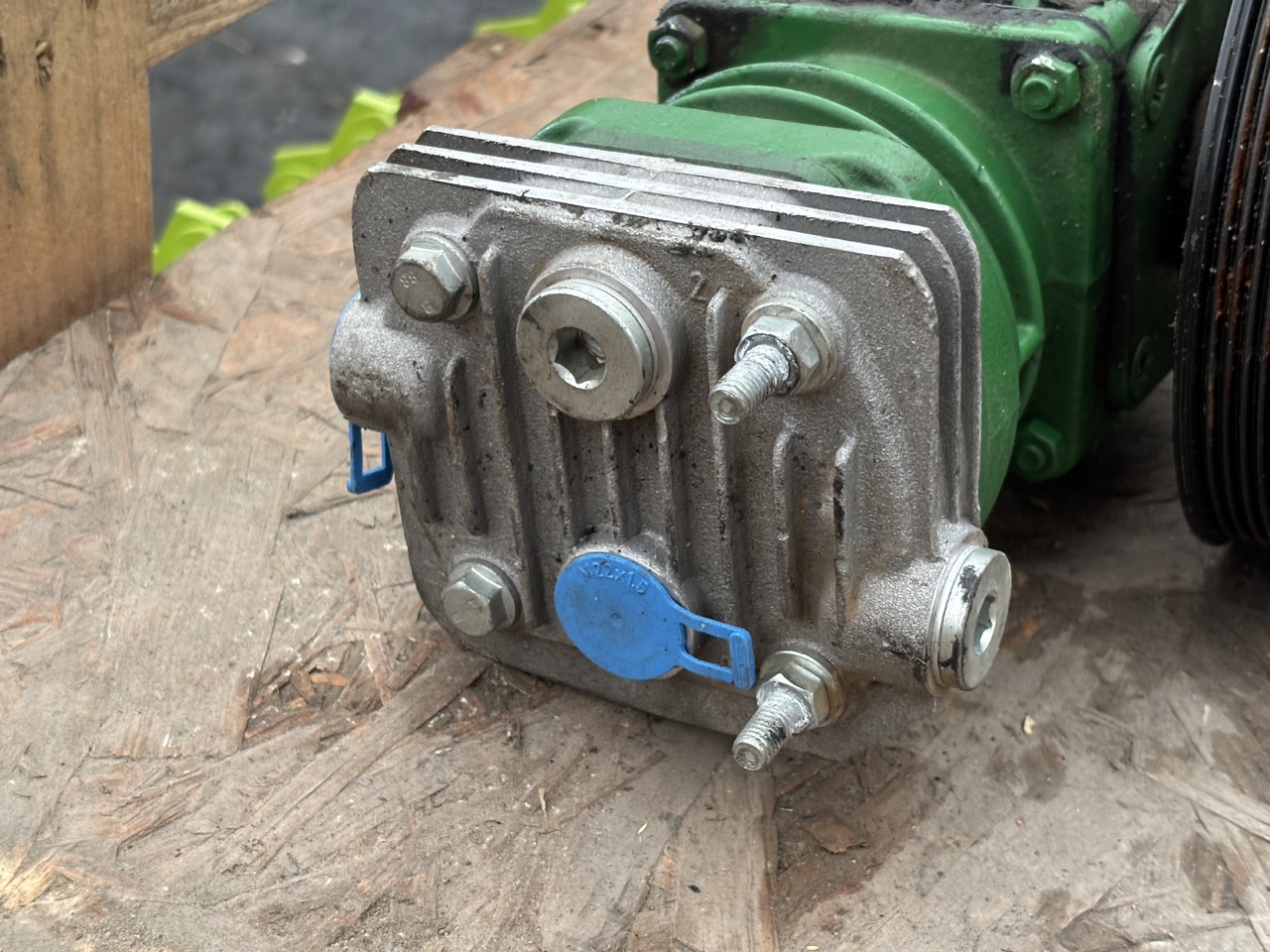 John Deere 8R 8RX 250 310 370 410 Kompresor Powietrza RE585794 - Compressor voor Landbouwmachine: afbeelding 3 John Deere 8R 8RX 250 310 370 410 Kompresor Powietrza RE585794 - Compressor voor Landbouwmachine: afbeelding 3
