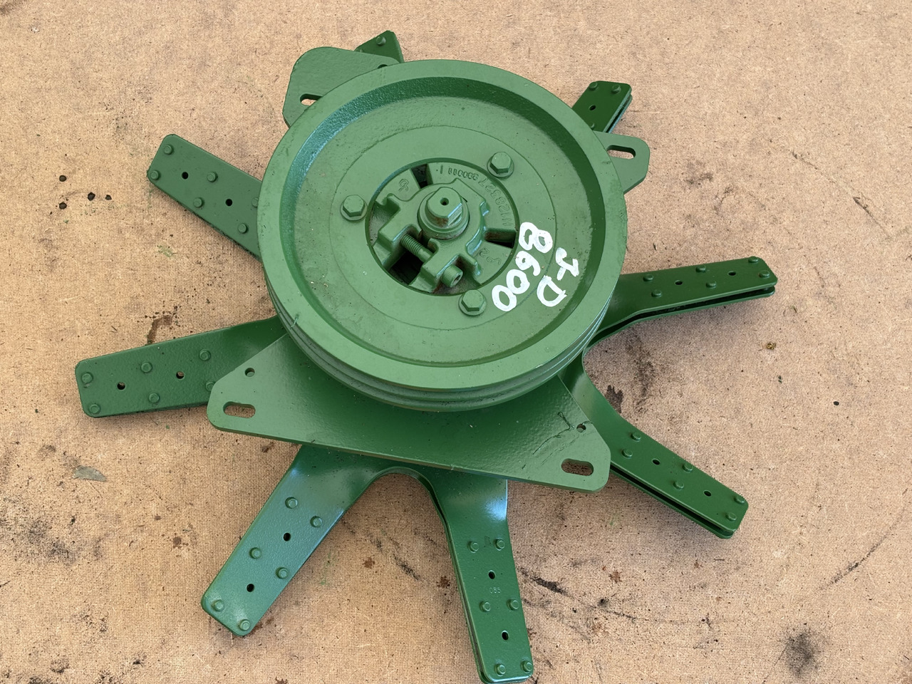 John Deere piasta + wiatrak wentylator fan H128327 - Ventilator voor Landbouwmachine: afbeelding 1 John Deere piasta + wiatrak wentylator fan H128327 - Ventilator voor Landbouwmachine: afbeelding 1