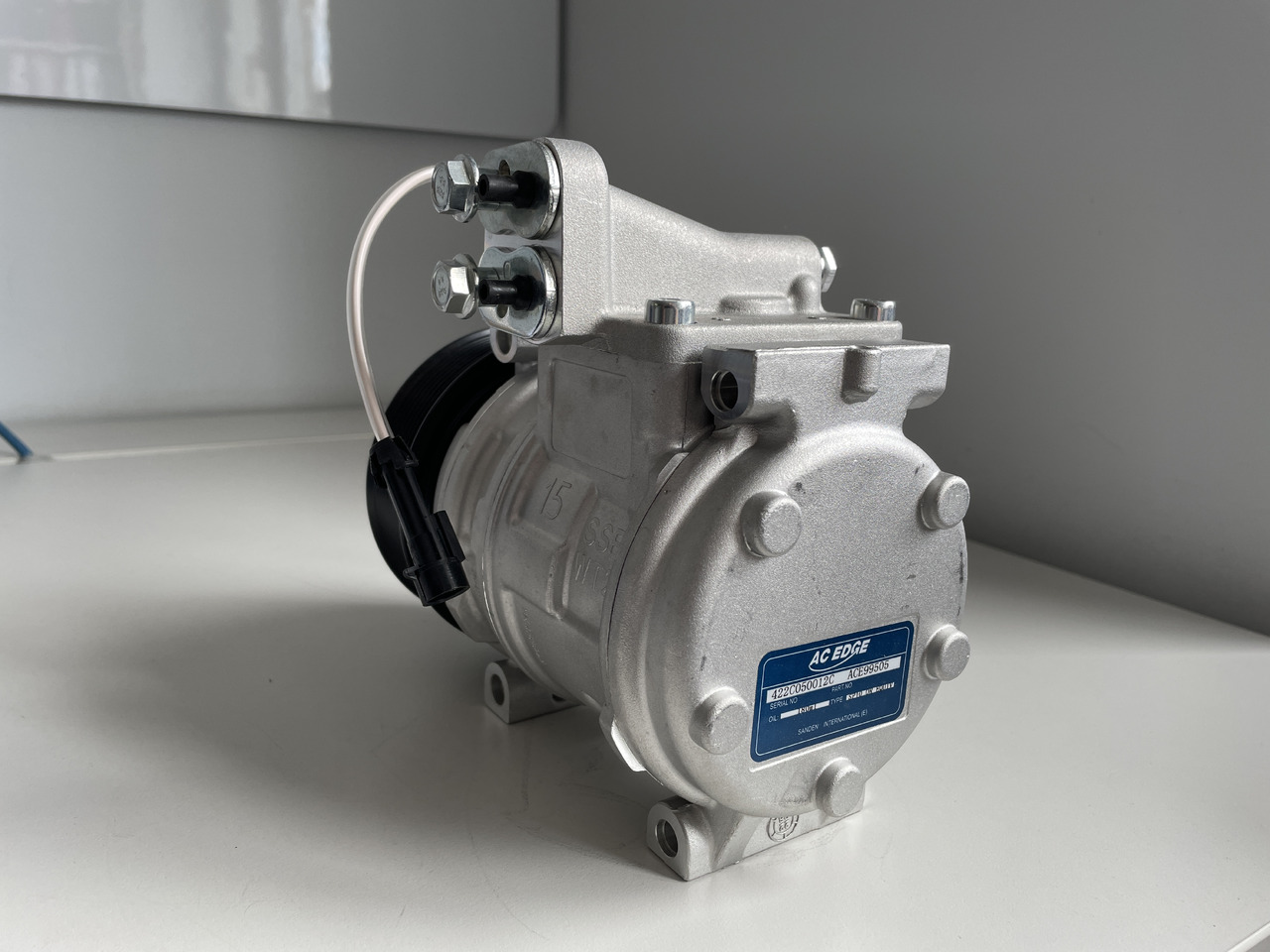 Kompresor sprężarka klimatyzacji John Deere 3000 5000 6000 7000 Claas Ares 10B17-ACE99505 - Airco compressor voor Landbouwmachine: afbeelding 2 Kompresor sprężarka klimatyzacji John Deere 3000 5000 6000 7000 Claas Ares 10B17-ACE99505 - Airco compressor voor Landbouwmachine: afbeelding 2