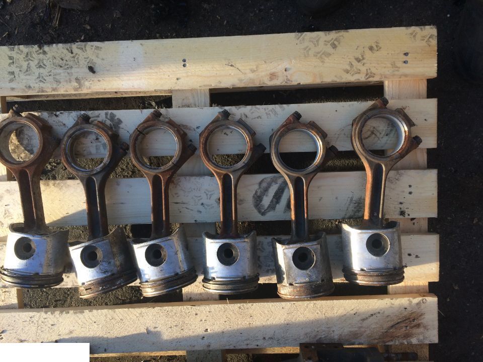 Korbowód John Deere 6068 R500335 - Krukstang voor Landbouwmachine: afbeelding 1 Korbowód John Deere 6068 R500335 - Krukstang voor Landbouwmachine: afbeelding 1