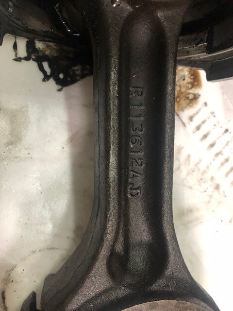 Korbowód R113612 - John Deere 4039 - Krukstang voor Landbouwmachine: afbeelding 1 Korbowód R113612 - John Deere 4039 - Krukstang voor Landbouwmachine: afbeelding 1