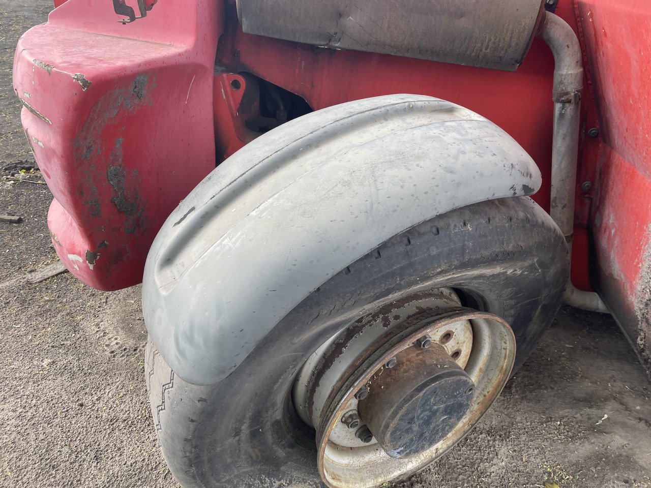 Manitou MHT 860 - części - błotniki drzwi kabina - Deur en onderdelen voor Landbouwmachine: afbeelding 5 Manitou MHT 860 - części - błotniki drzwi kabina - Deur en onderdelen voor Landbouwmachine: afbeelding 5