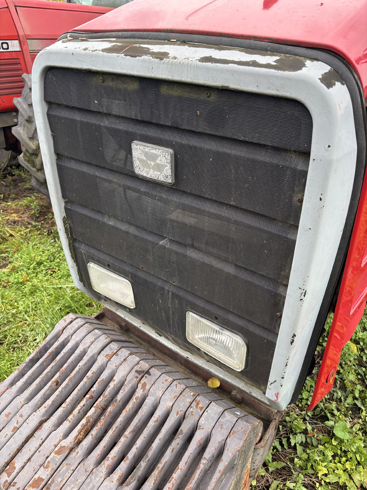 Massey Ferguson 8160 Kratka Przednia Maska CZĘŚCI 3713209M1 3713208M1 3714392M91 3713213M92 - Rooster voor Landbouwmachine: afbeelding 1 Massey Ferguson 8160 Kratka Przednia Maska CZĘŚCI 3713209M1 3713208M1 3714392M91 3713213M92 - Rooster voor Landbouwmachine: afbeelding 1