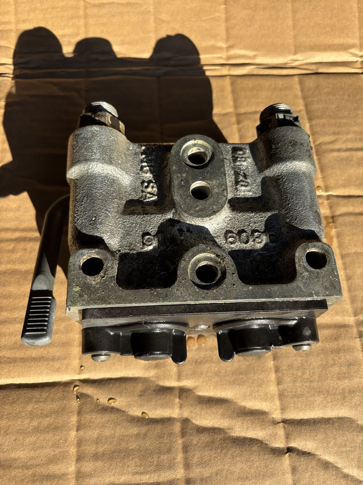 Massey Fergusson - zawór gniazdo hydrauliczne 3796260M1 ACP0307080 - Hydraulische klep voor Landbouwmachine: afbeelding 3 Massey Fergusson - zawór gniazdo hydrauliczne 3796260M1 ACP0307080 - Hydraulische klep voor Landbouwmachine: afbeelding 3