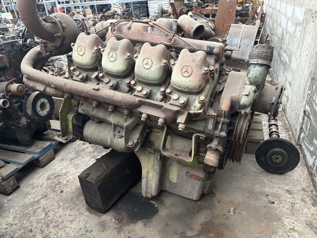 Mercedes OM422A OM 422A 422.901 Silnik Słupek Blok Koło Zamachowe Wał Korbowy Miska CZĘŚCI - Vliegwiel voor Landbouwmachine: afbeelding 1 Mercedes OM422A OM 422A 422.901 Silnik Słupek Blok Koło Zamachowe Wał Korbowy Miska CZĘŚCI - Vliegwiel voor Landbouwmachine: afbeelding 1