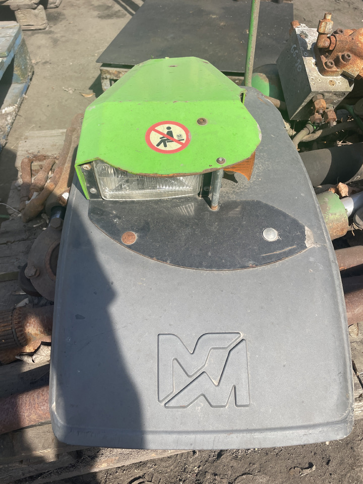 Merlo - błotnik z lampą - Fender: afbeelding 1 Merlo - błotnik z lampą - Fender: afbeelding 1