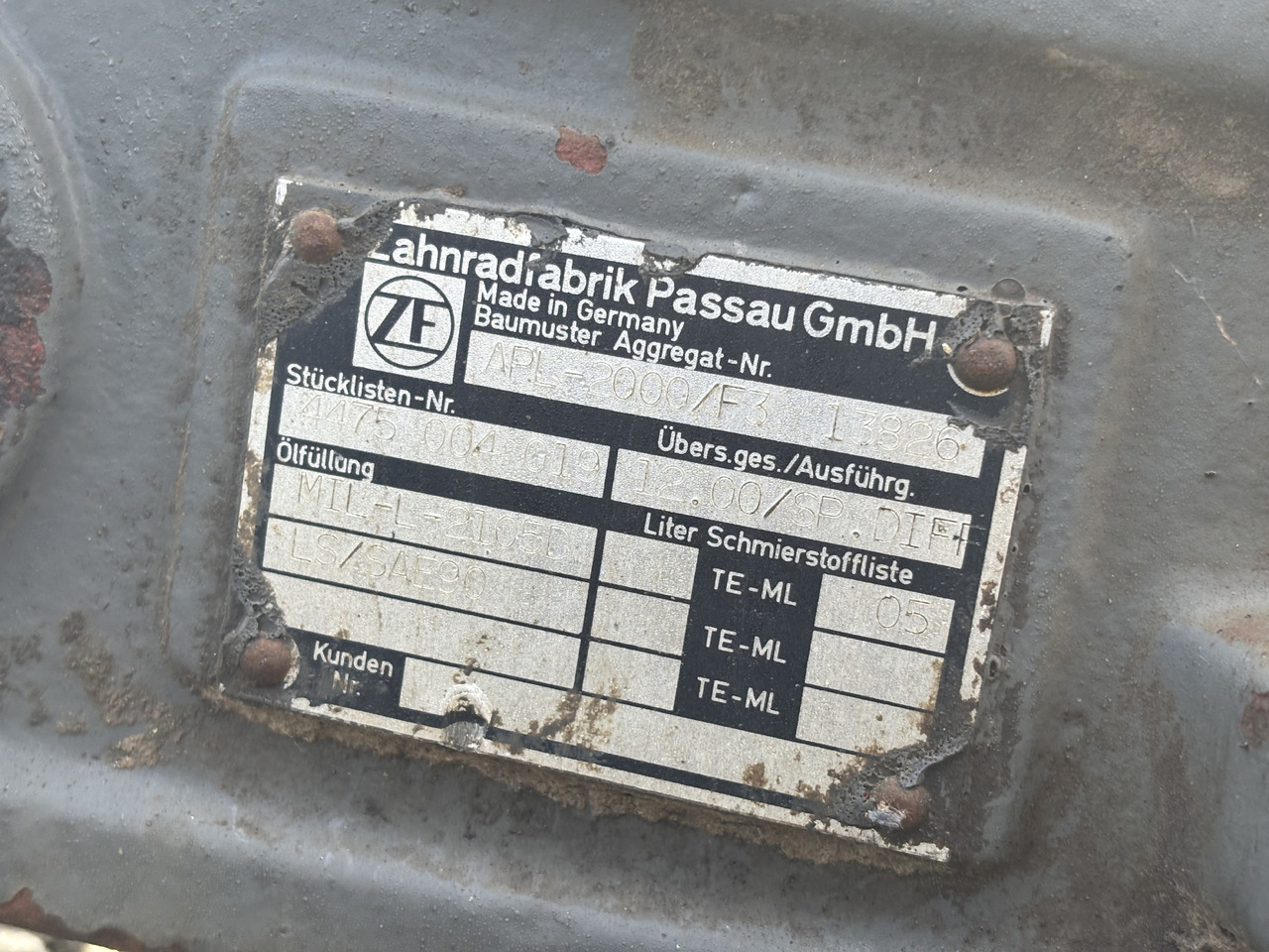 Most ZF Części APL-2000/F3 Dyferencjał Mechanizm Różnicowy Atak Półoś Przekładnia - Differentieel voor Landbouwmachine: afbeelding 5 Most ZF Części APL-2000/F3 Dyferencjał Mechanizm Różnicowy Atak Półoś Przekładnia - Differentieel voor Landbouwmachine: afbeelding 5