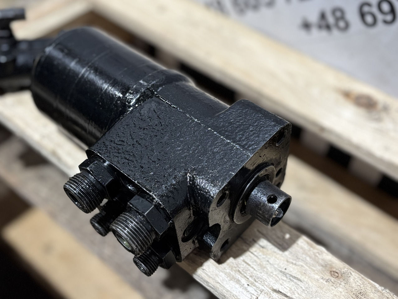 New Holland Orbitrol T6070 T6080 T6090 T7060 T7070 CASE Puma 47136607 - Stuurpomp voor Landbouwmachine: afbeelding 2 New Holland Orbitrol T6070 T6080 T6090 T7060 T7070 CASE Puma 47136607 - Stuurpomp voor Landbouwmachine: afbeelding 2