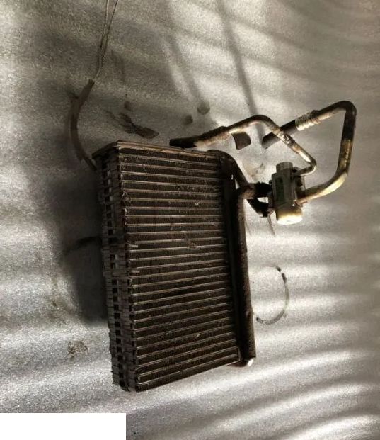 Parownik Klimy Liebherr L554 L556 L564 L566 L574 L576 L580 L584 - Verdamper voor Wiellader: afbeelding 1 Parownik Klimy Liebherr L554 L556 L564 L566 L574 L576 L580 L584 - Verdamper voor Wiellader: afbeelding 1