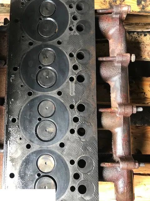 Valtra 900 - Głowica - Cilinderkop voor Landbouwmachine: afbeelding 1 Valtra 900 - Głowica - Cilinderkop voor Landbouwmachine: afbeelding 1