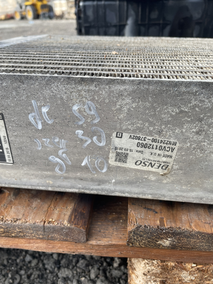 Valtra T144 T154 T174 T194 T214 T234 - chłodnica ACV0118540 - Radiateur voor Bouwmachine: afbeelding 3 Valtra T144 T154 T174 T194 T214 T234 - chłodnica ACV0118540 - Radiateur voor Bouwmachine: afbeelding 3