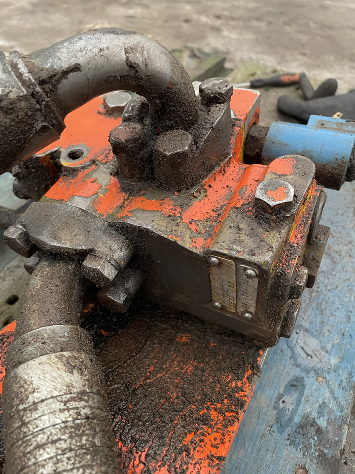 ZF 4PW45H1 Zettelmayer Volvo - skrzynia biegów - rozdzielacz hydrauliczny PUV07V7 - Versnellingsbak voor Landbouwmachine: afbeelding 4 ZF 4PW45H1 Zettelmayer Volvo - skrzynia biegów - rozdzielacz hydrauliczny PUV07V7 - Versnellingsbak voor Landbouwmachine: afbeelding 4