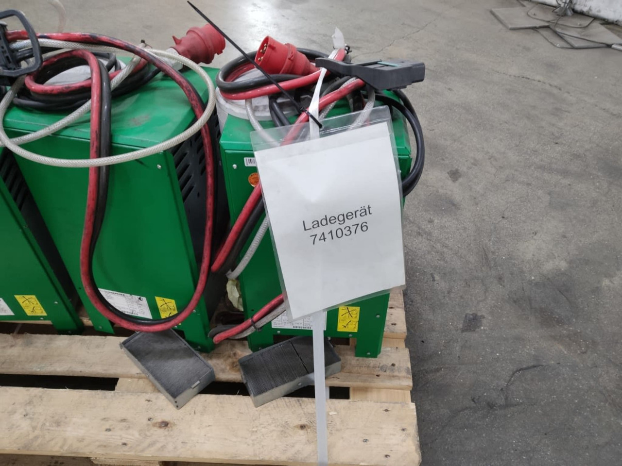 Battery Charger Package 3 pieces - Elektrisch systeem voor Intern transport: afbeelding 2 Battery Charger Package 3 pieces - Elektrisch systeem voor Intern transport: afbeelding 2