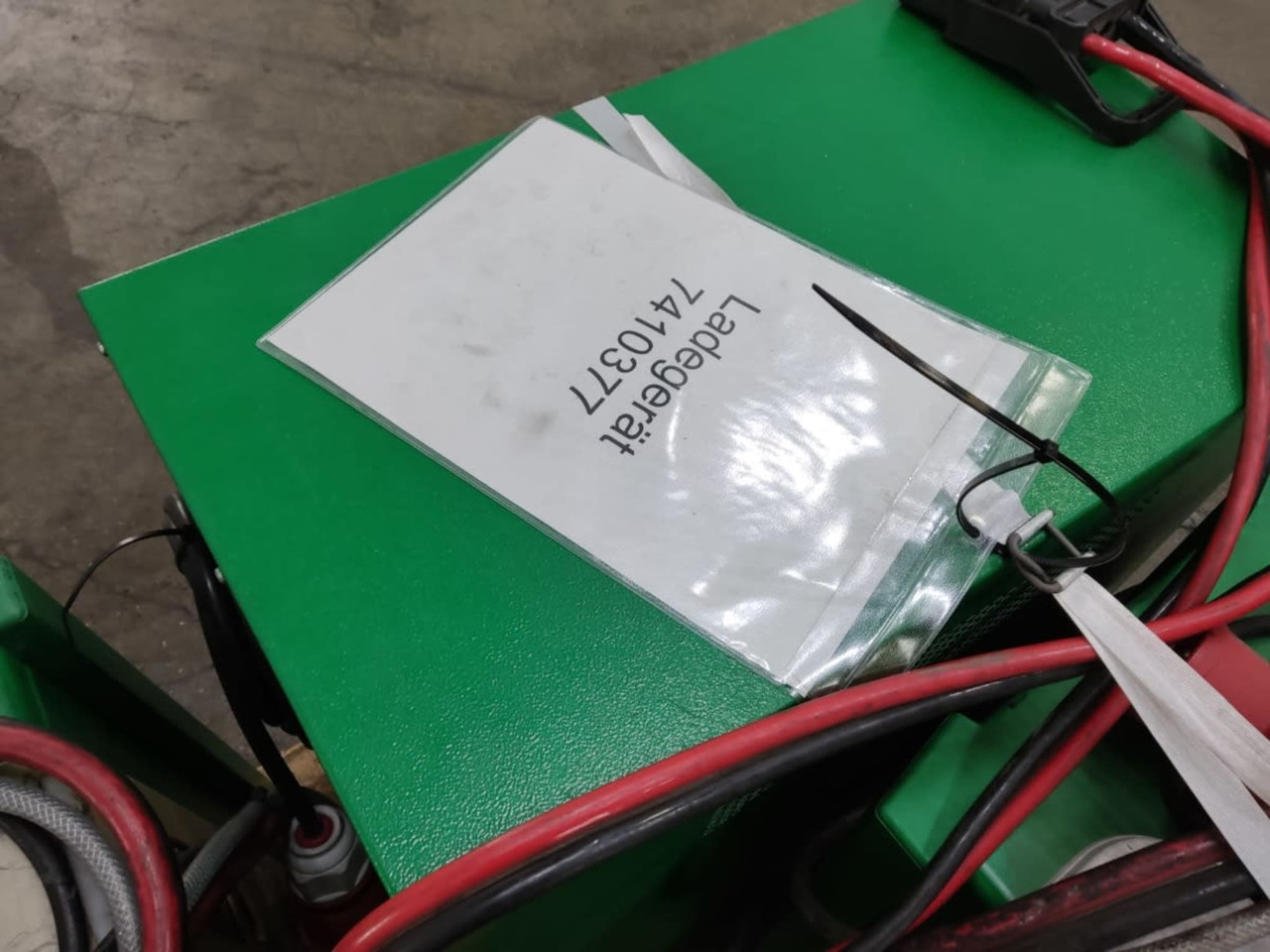 Battery Charger Package 4 pieces - Elektrisch systeem voor Intern transport: afbeelding 2 Battery Charger Package 4 pieces - Elektrisch systeem voor Intern transport: afbeelding 2