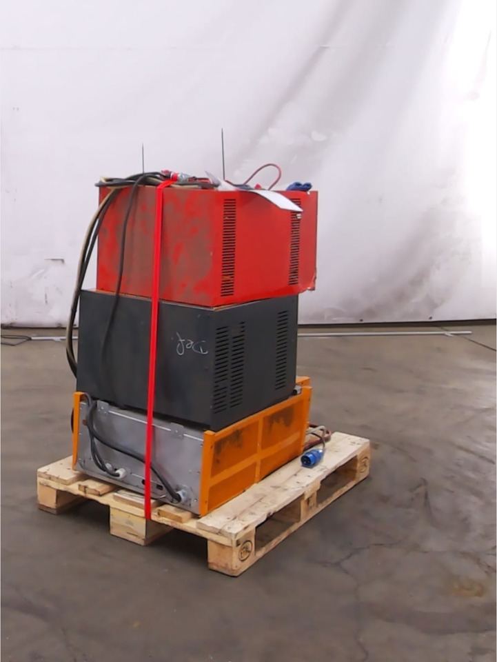 Battery Charger Package 4 pieces - Elektrisch systeem voor Intern transport: afbeelding 3 Battery Charger Package 4 pieces - Elektrisch systeem voor Intern transport: afbeelding 3