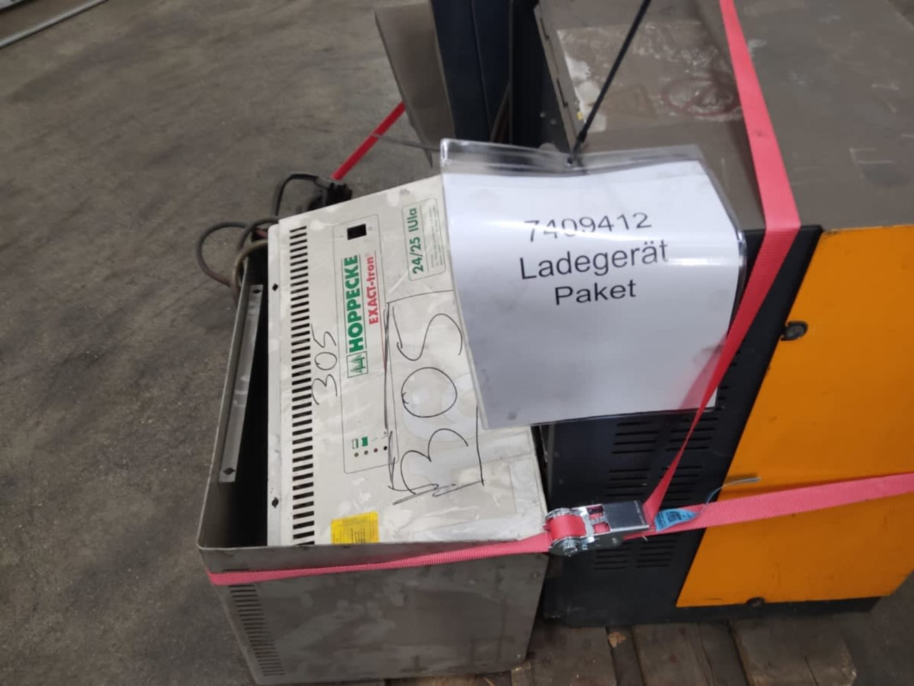 Battery Charger Package 4 pieces - Elektrisch systeem voor Intern transport: afbeelding 2 Battery Charger Package 4 pieces - Elektrisch systeem voor Intern transport: afbeelding 2