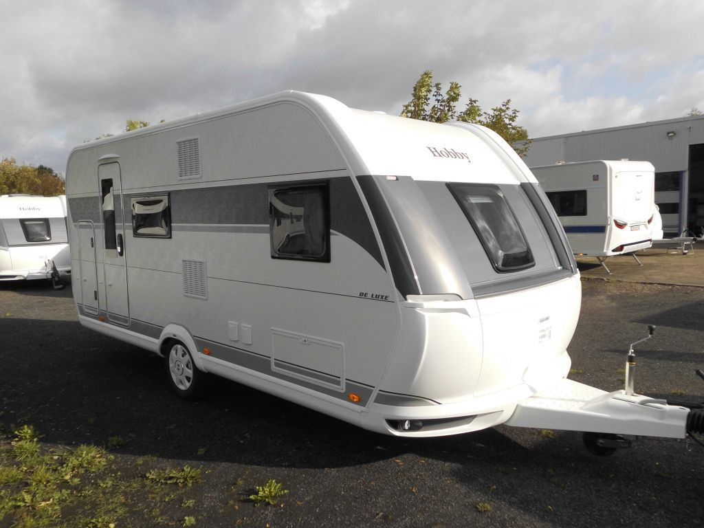 Hobby De Luxe 490 KMF 2026 GARAGE AUTARK 1800kg.+++ - Caravan: afbeelding 1 Hobby De Luxe 490 KMF 2026 GARAGE AUTARK 1800kg.+++ - Caravan: afbeelding 1