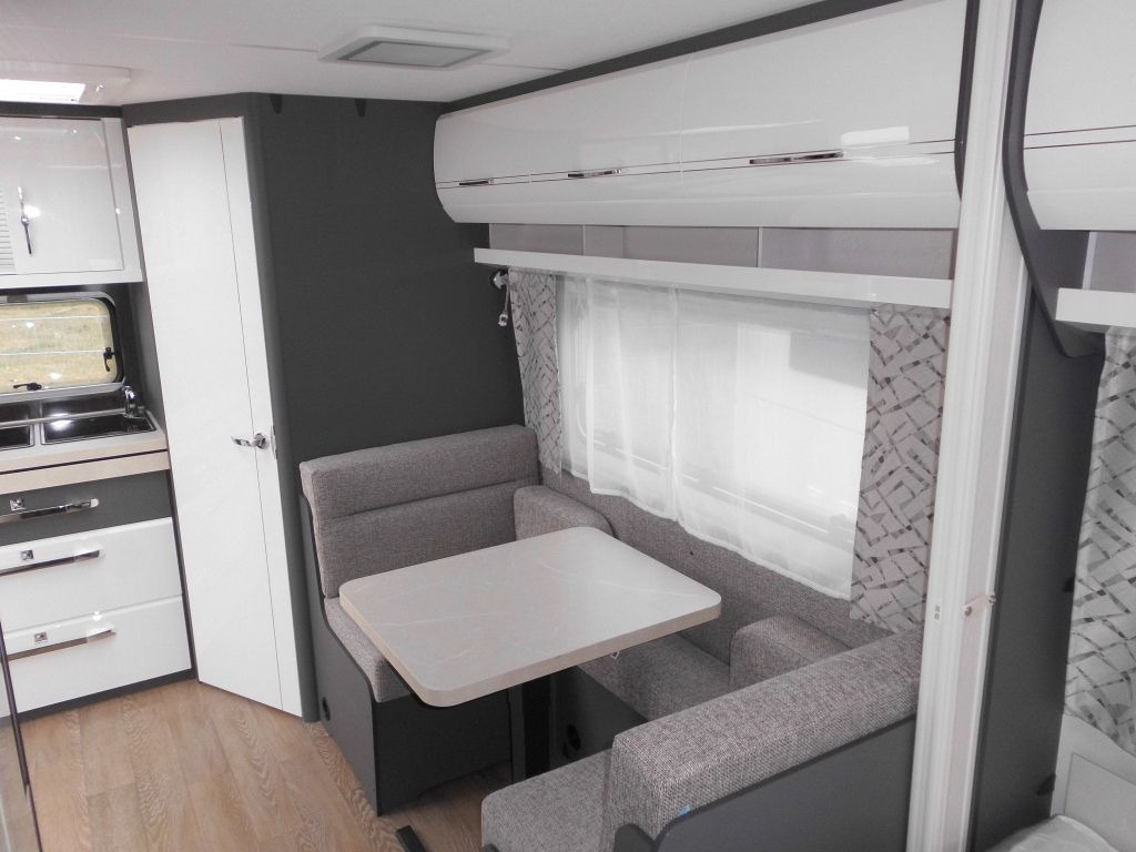Caravan Hobby Excellent 460 SL 2025 AUTARK 1500kg. Rollrost: afbeelding 6