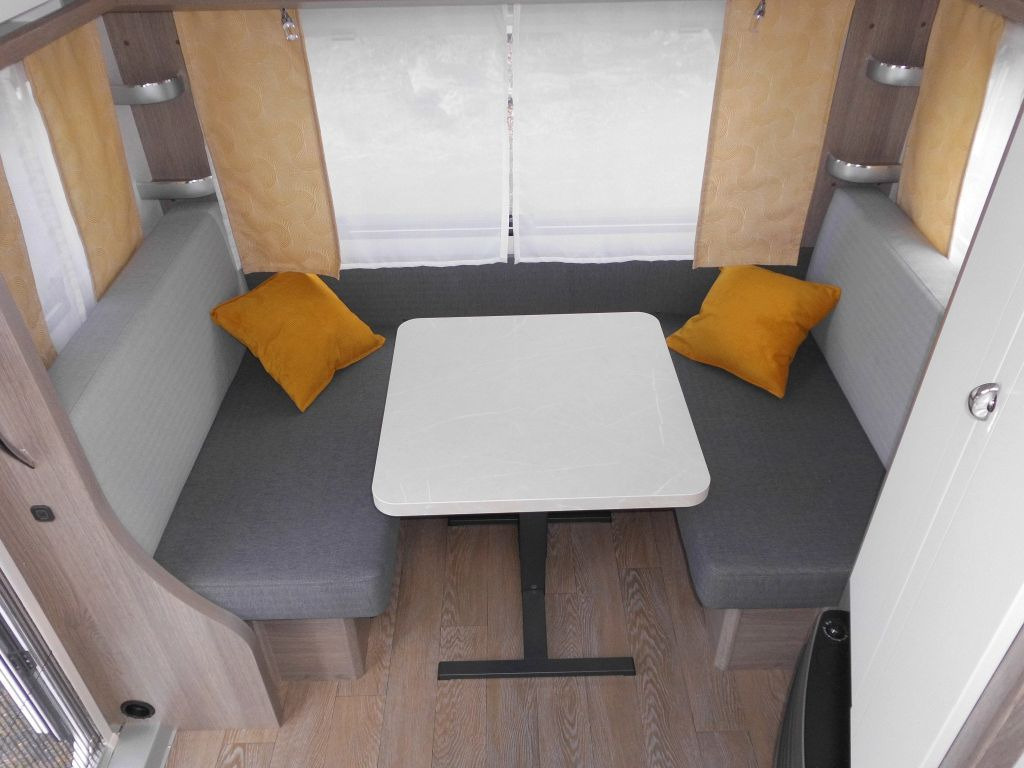 Hobby OnTour 460 DL 2026 BUGFENSTER 1500 ROLLROST - Caravan: afbeelding 5 Hobby OnTour 460 DL 2026 BUGFENSTER 1500 ROLLROST - Caravan: afbeelding 5