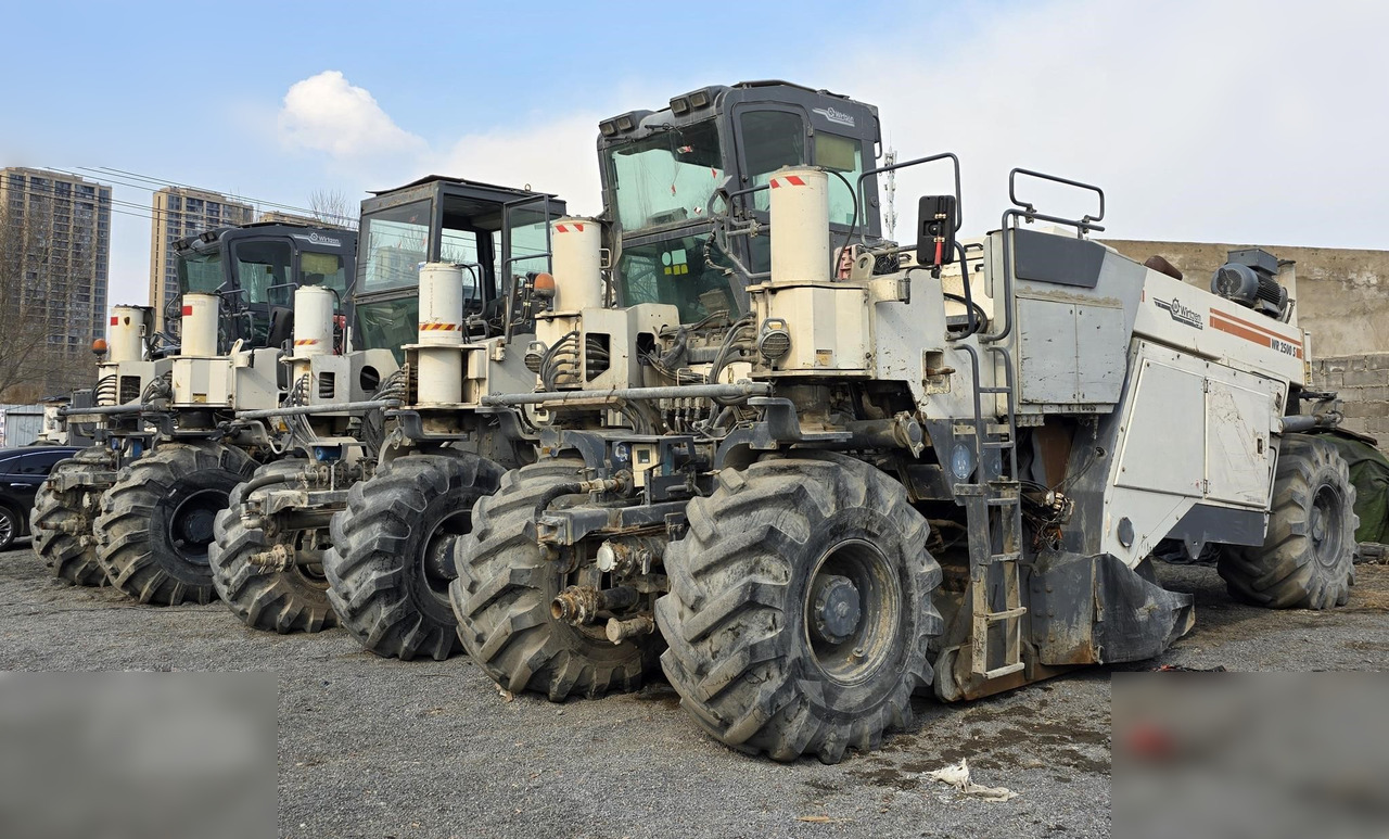 2010 WIRTGEN WR2500S - Bodemstabliseerder: afbeelding 1 2010 WIRTGEN WR2500S - Bodemstabliseerder: afbeelding 1