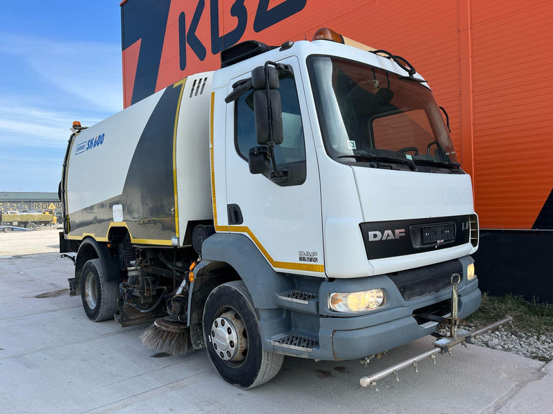 DAF LF 55.180 4x2 Schmidt SK 600 Dual LP - Veegwagen: afbeelding 3 DAF LF 55.180 4x2 Schmidt SK 600 Dual LP - Veegwagen: afbeelding 3