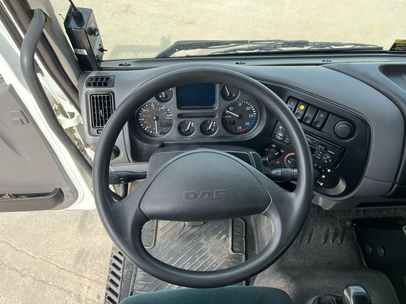 Veegwagen DAF LF 55.180 4x2 Schmidt SK 600 Dual LP: afbeelding 17