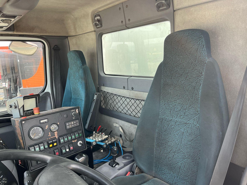 Veegwagen DAF LF 55.180 4x2 Schmidt SK 600 Dual LP: afbeelding 19