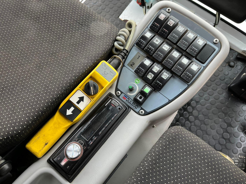 Veegwagen Dulevo 2000 SKY FIRST REGISTRATION 09.2015: afbeelding 18 Veegwagen Dulevo 2000 SKY FIRST REGISTRATION 09.2015: afbeelding 18