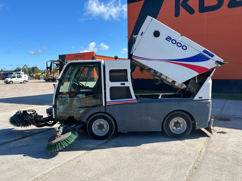 Veegwagen Dulevo 2000 SKY FIRST REGISTRATION 09.2015: afbeelding 9 Veegwagen Dulevo 2000 SKY FIRST REGISTRATION 09.2015: afbeelding 9