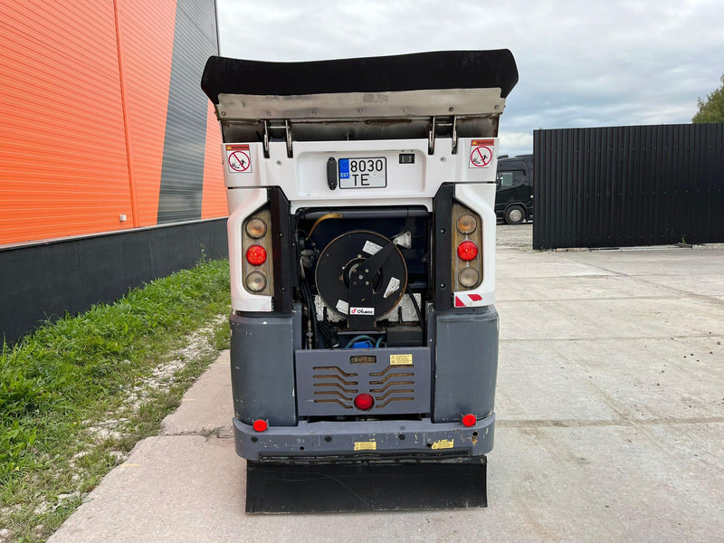 Veegwagen Dulevo 2000 SKY FIRST REGISTRATION 09.2015: afbeelding 7 Veegwagen Dulevo 2000 SKY FIRST REGISTRATION 09.2015: afbeelding 7