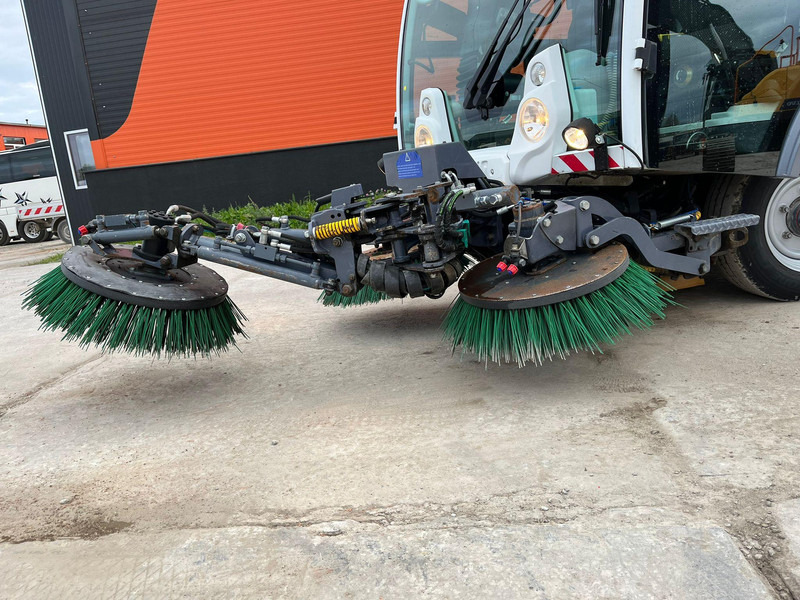 Veegwagen Dulevo 2000 SKY FIRST REGISTRATION 09.2015: afbeelding 12 Veegwagen Dulevo 2000 SKY FIRST REGISTRATION 09.2015: afbeelding 12