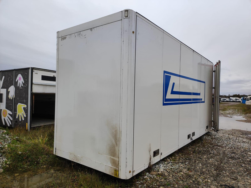 Ekeri CARGO BOX FOR VOLVO TRUCK / VOLVO FURGOON 7500x2500x3300 MM - Gesloten laadbak: afbeelding 2 Ekeri CARGO BOX FOR VOLVO TRUCK / VOLVO FURGOON 7500x2500x3300 MM - Gesloten laadbak: afbeelding 2