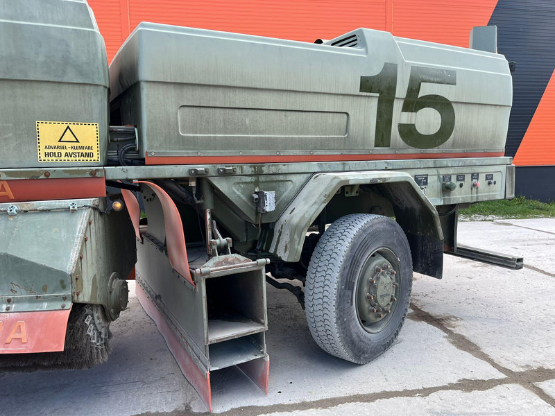 Veegwagen Iveco Fresia F 2000 4x4 SNOW PLOW / BROOM / BLOWER: afbeelding 11