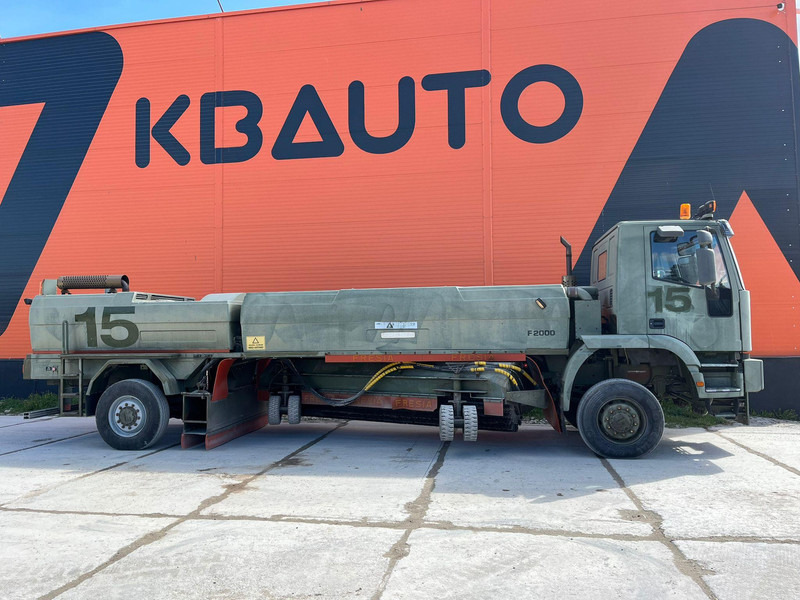 Iveco Fresia F 2000 4x4 SNOW PLOW / BROOM / BLOWER - Veegwagen: afbeelding 5 Iveco Fresia F 2000 4x4 SNOW PLOW / BROOM / BLOWER - Veegwagen: afbeelding 5