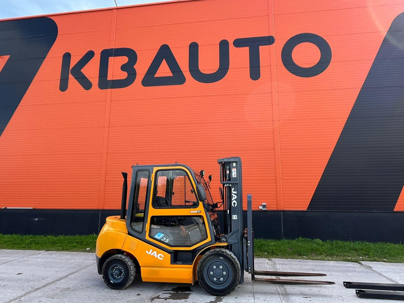 Jac CPCD 35 J RATED CAPACITY 3500 kg / LIFTING HEIGHT 4800 mm - Diesel heftruck: afbeelding 4 Jac CPCD 35 J RATED CAPACITY 3500 kg / LIFTING HEIGHT 4800 mm - Diesel heftruck: afbeelding 4