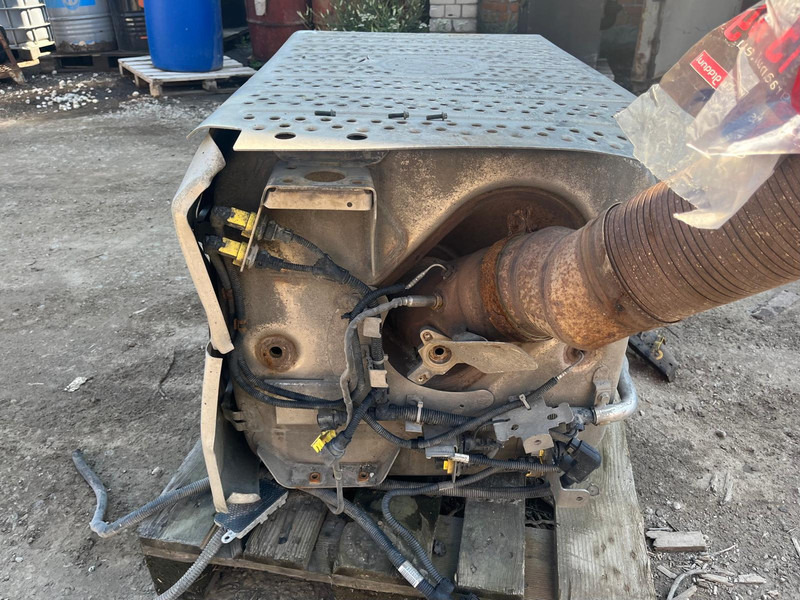 Mercedes-Benz ACTROS MP4 KATALYSATOR A0054900712 - Katalysator voor Vrachtwagen: afbeelding 4 Mercedes-Benz ACTROS MP4 KATALYSATOR A0054900712 - Katalysator voor Vrachtwagen: afbeelding 4