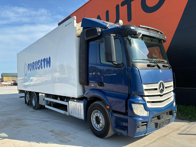 Mercedes-Benz Actros 2548 6x2*4 THERMOKING T-1200R / BOX L=9013 mm - Koelwagen vrachtwagen: afbeelding 3 Mercedes-Benz Actros 2548 6x2*4 THERMOKING T-1200R / BOX L=9013 mm - Koelwagen vrachtwagen: afbeelding 3