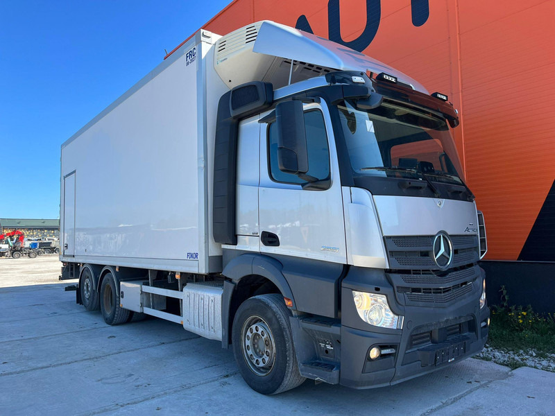Mercedes-Benz Actros 2551 6x2 LUMIKKO L7 / BOX L=7609 mm - Koelwagen vrachtwagen: afbeelding 4 Mercedes-Benz Actros 2551 6x2 LUMIKKO L7 / BOX L=7609 mm - Koelwagen vrachtwagen: afbeelding 4