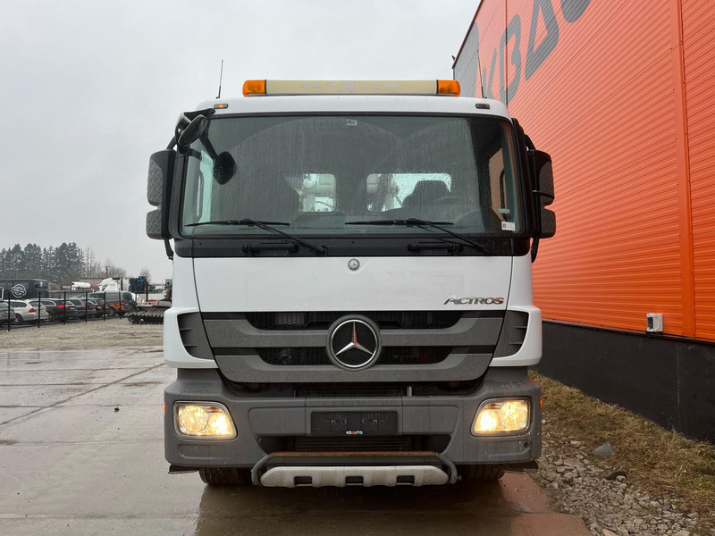 Mercedes-Benz Actros 2636 6x4 FOR SALE AS CHASSIS / ONLY 28159 km / V6 ENGINE / FULL STEEL - Chassis vrachtwagen: afbeelding 2 Mercedes-Benz Actros 2636 6x4 FOR SALE AS CHASSIS / ONLY 28159 km / V6 ENGINE / FULL STEEL - Chassis vrachtwagen: afbeelding 2