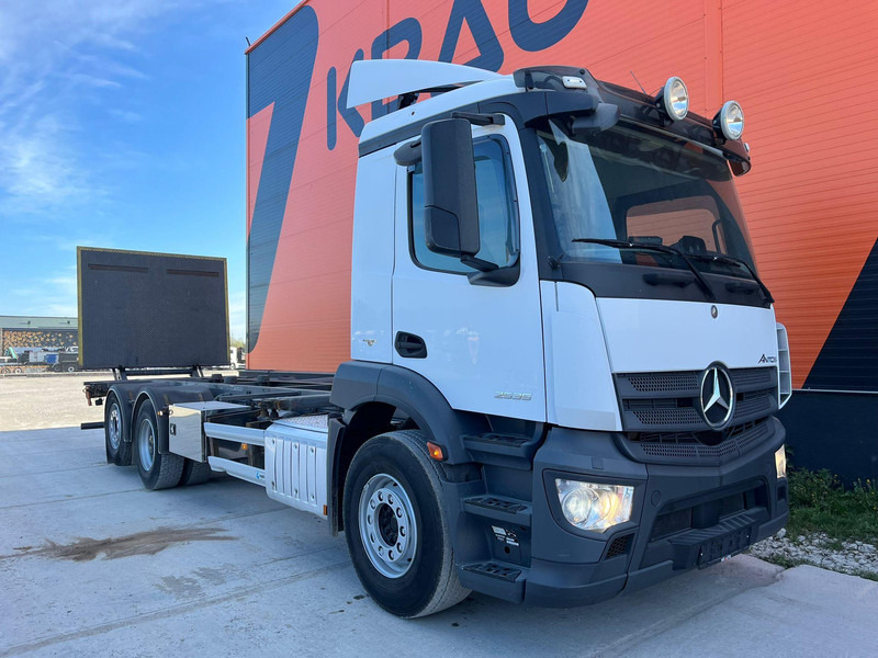 Mercedes-Benz Antos 2535 6x2*4 CHASSIS L=7788 mm - Containertransporter/ Wissellaadbak vrachtwagen: afbeelding 4 Mercedes-Benz Antos 2535 6x2*4 CHASSIS L=7788 mm - Containertransporter/ Wissellaadbak vrachtwagen: afbeelding 4