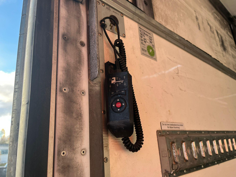 Bakwagen Mercedes-Benz Antos 2543 6x2*4 LIFTABLE BOX ROOF / BOX L=7773 mm: afbeelding 12 Bakwagen Mercedes-Benz Antos 2543 6x2*4 LIFTABLE BOX ROOF / BOX L=7773 mm: afbeelding 12