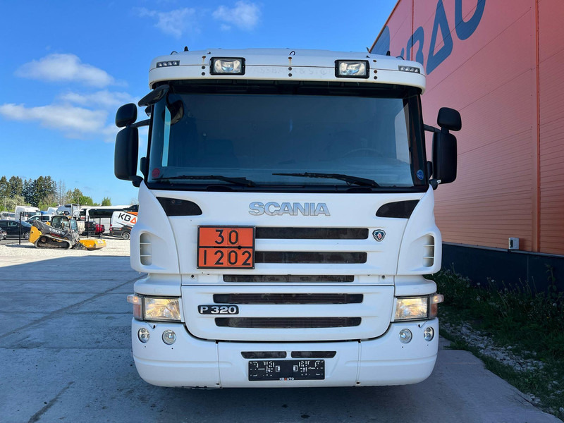 Scania P 320 4x2 TANK 11000 l / 2000 + 3000 + 3000 + 3000 l - Tankwagen: afbeelding 2 Scania P 320 4x2 TANK 11000 l / 2000 + 3000 + 3000 + 3000 l - Tankwagen: afbeelding 2
