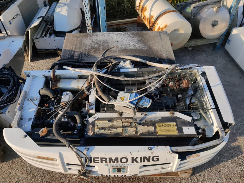 THERMO KING TS-300 REFRIGERATION UNIT / KÜLMASEADE - Koelwagen laadbak: afbeelding 4 THERMO KING TS-300 REFRIGERATION UNIT / KÜLMASEADE - Koelwagen laadbak: afbeelding 4